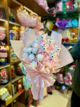 Beyaz Gül ve Sevimli Ayıcık Buketi