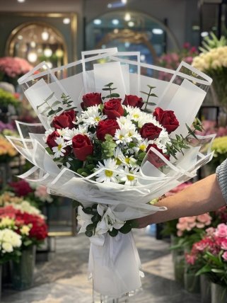 Kırmızı Gül & Beyaz Papatya Zarif Buketi